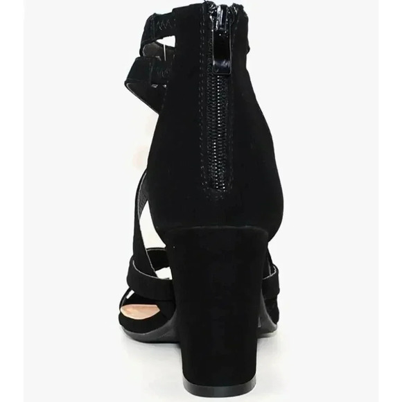 TRENDSup Collection Women's Chunky Heel Ankle Strap Sandals Size 7.5 Black New - Picture 3 of 7